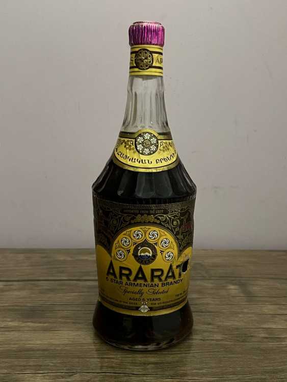 Армянский "Арарат 6 лет" 80-е года. 0,75 л. СССР. Редкий. Экспорт.