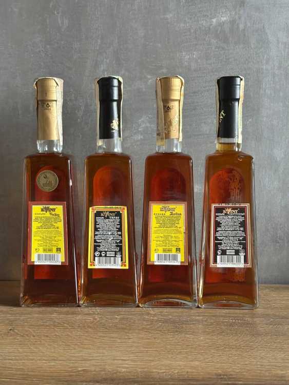 Набор коньяков КВИНТ 2003-2005 год  4*250 мл. 