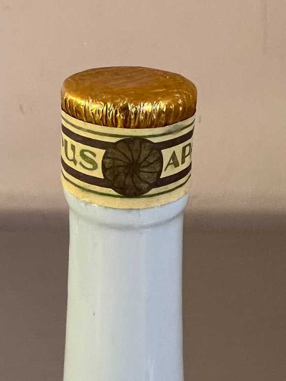 Армянский "Наири 20 лет" 80-е. года. 0,75 л. Фарфор. СССР. 