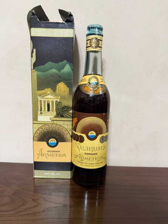 Армянский "Армения 10 лет" 80-е. 0,5 л. СССР. 