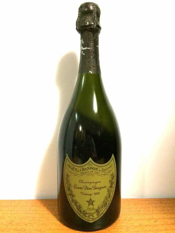 Шампанское "Dom Perignon" 1995 года.