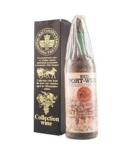 "Портвейн красный Массандра" 1959 года урожая.