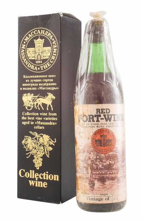 "Портвейн красный Массандра" 1978 года урожая.