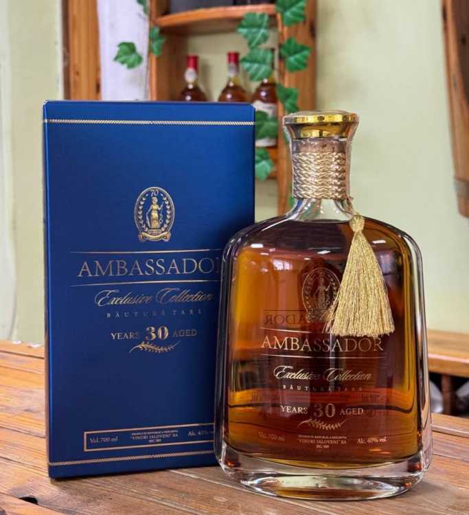 Коньяк «Ambassador» 30 лет, Ialoveni. 0,7