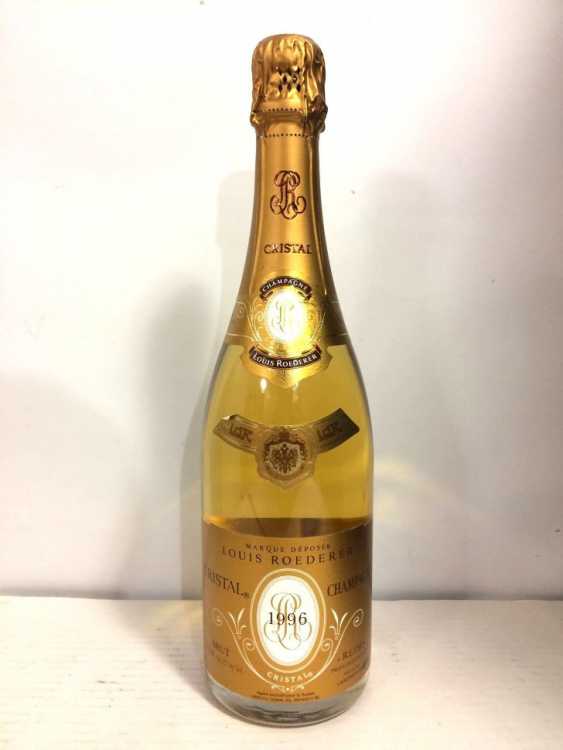 Шампанское "Louis Roederer Cristal" 1996 года урожая.